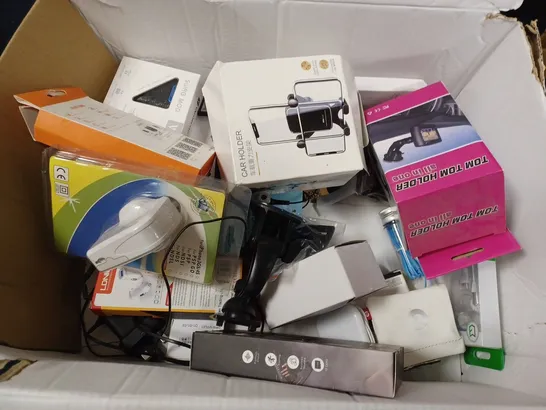 BOX TO CONTAIN APPROX. 20 X ASSORTED HOUSEHOLD PRODUCTS. INCLUDES EARPHONES, TECH PRODUCTS, CHARGERS, POWER BANK ETC 