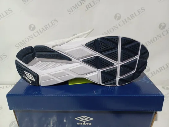 UMBRO MENS RISPONSA SHOES - UK 12 