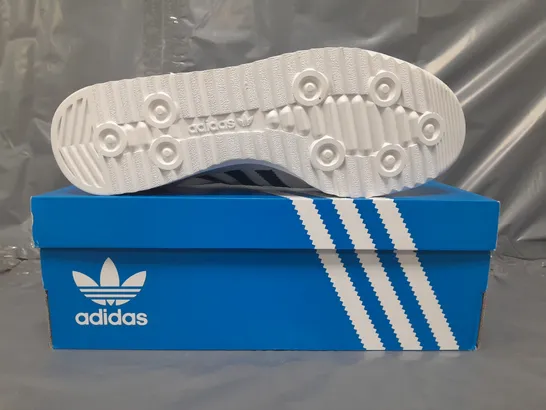 BOXED PAIR OF ADIDAS SL 72 RS SHOES IN WHITE/BLACK UK SIZE 9.5