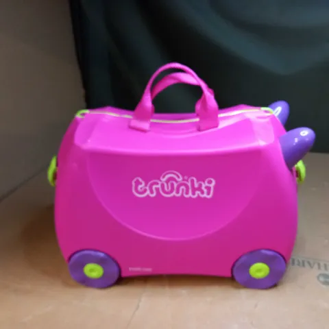 TRUNKI SIT AND RIDE SUITCASE