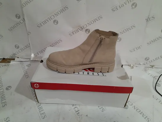 BOXED RIEKER CHUNKY ANKLE BOOTS, OFF WHITE - SIZE 6