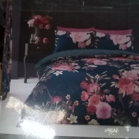 PACKAGED FLORAL DUVET COVER SET , KING-SIZE 