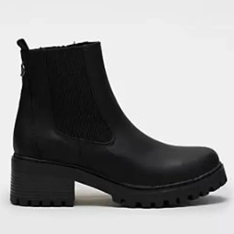 BLOWFISH MALIBU LEVEN CHUNKY CHELSEA BOOT BLACK SIZE 8