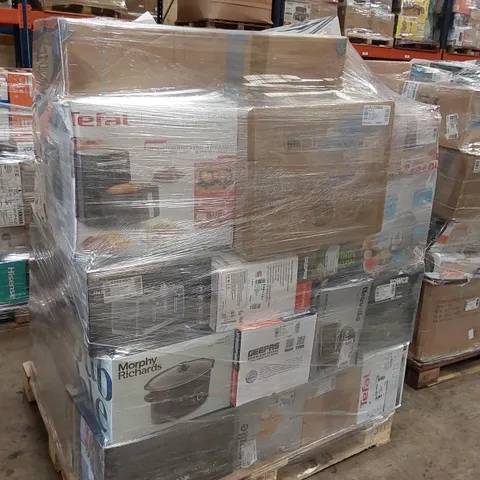 PALLET OF APPROXIMATELY 32 UNPROCESSED RAW RETURN HOUSEHOLD AND ELECTRICAL GOODS TO INCLUDE;