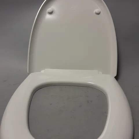 GALA TOILETSEAT IN WHITE