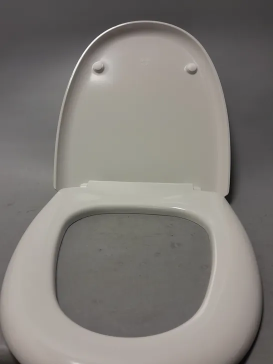 GALA TOILETSEAT IN WHITE