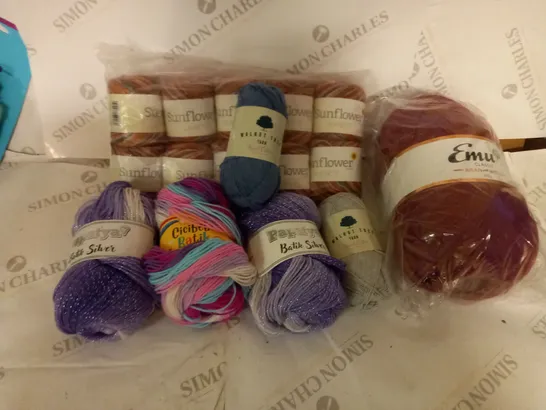 BOX OF APPROXIMATELY 15 BALLS OF WOOL, TO INCLUDE EMU, WALNUT TREE, PAPATYA, ETC