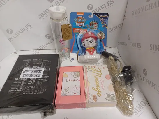 LOT OF 5 ASSORTED ITEMS TO INCLUDE MINDFUL MASSAGE CARDS, PAW PATROL LIGHT AND LIQUORICE COLLECTION