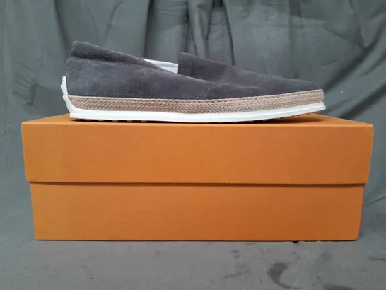 BOXED PAIR OF TOD'S SUEDE LOAFERS IN GREY SIZE 8.5