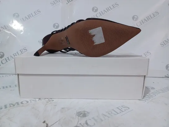 BOXED PAIR OF REISS DAPHNE SLINGBACK HEELS IN POMEGRANATE SIZE 6