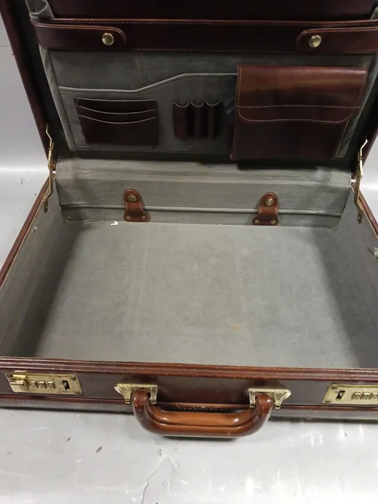 LOCKABLE COMBINATION BRIEFCASE IN BROWN 