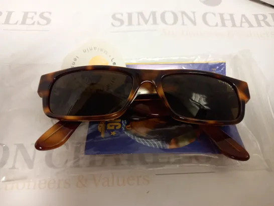 APPROX 10 DERIGO STING SUNGLASSES - BOXED