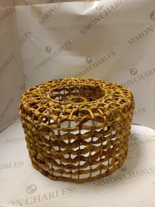 GEOMETRIC  PATTERN DECORATIVE LIGHT SHADE