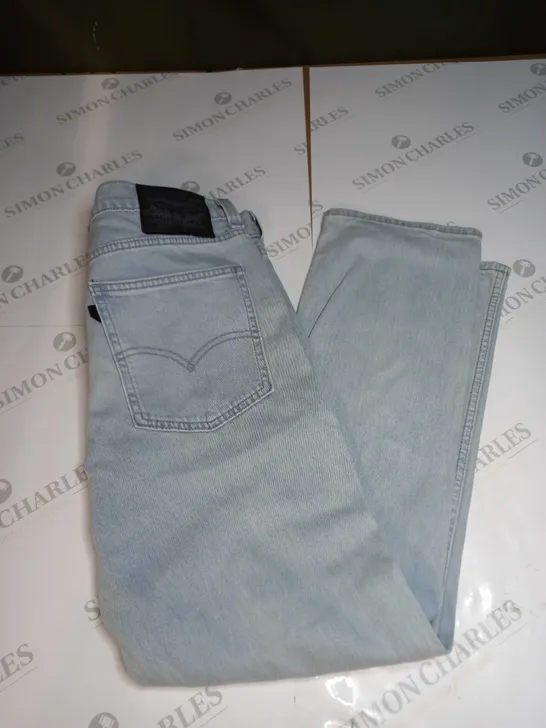 LEVIS STRAUSS PALE DENIM JEANS SIZE W32 L30