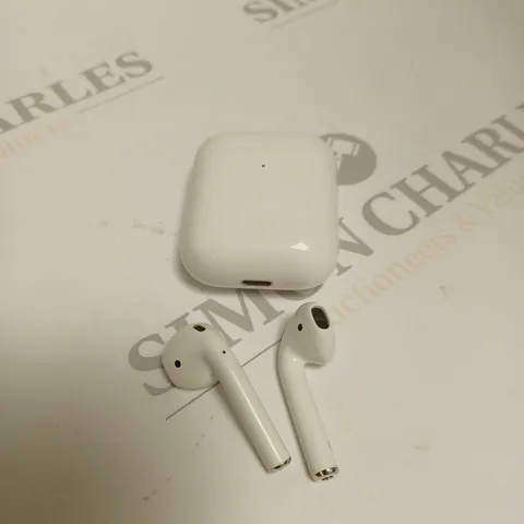 APPLE A2031 AIRPODS WIRELESS IN EAR HEADPHONES 