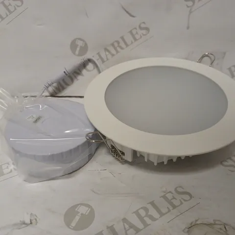 LOT OF APPROXIMATELY 18 BRAND NEW 15W 6K LED ROUND DOWNLIGHTS IN WHITE (WL78000)