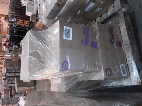PALLET OF APPROXIMATELY 66 ASSORTED ITEMS TO INCLUDE HANDBAGS AND SHOES: 