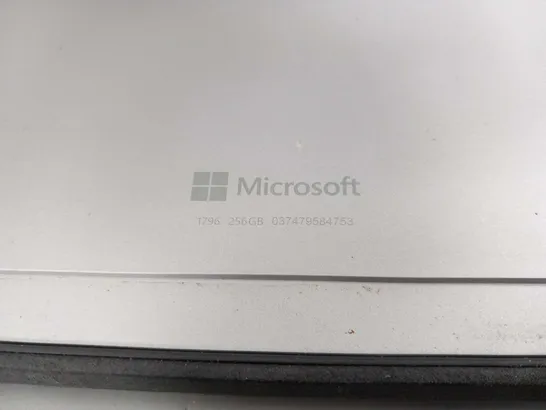 MICROSOFT SURFACE PRO 5 256GB 1796