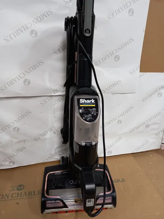 SHARK CORDED STICK VACUUM HZ500UKT