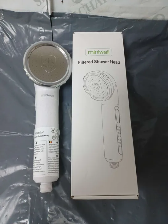 BOXED MINIWELL FILTERED SHOWER HEAD