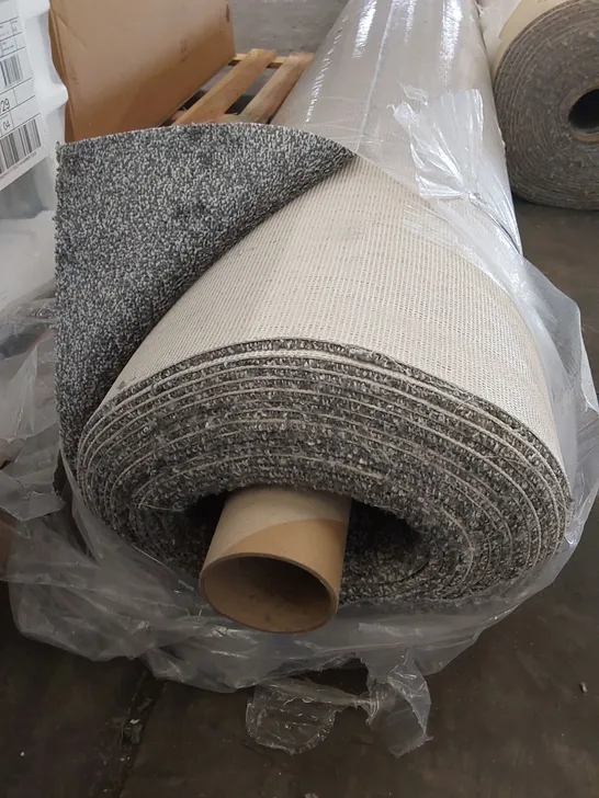 ROLL OF QUALITY SOFT SPLENDID AB MIXED SHADOW CARPET // SIZE: APPROX 5 X 15.65m