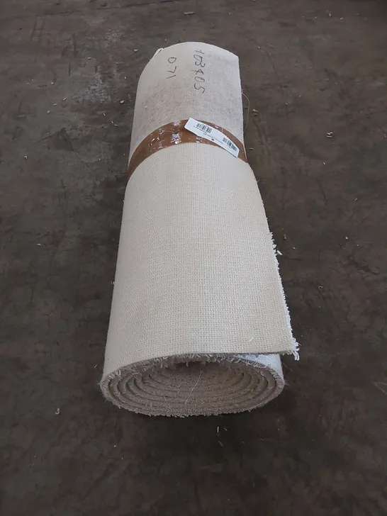 ROLL OF QUALITY DIMENSIONS DIM PLAINS CARPET // SIZE: APPROX 0.71 X 3m