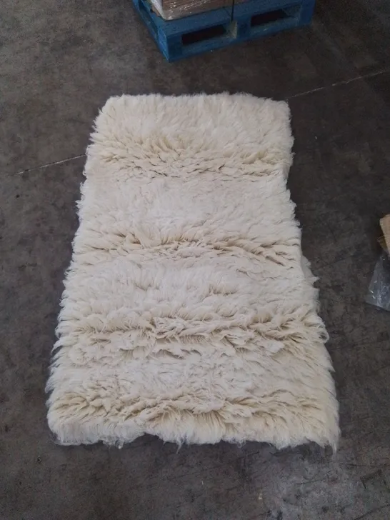 ORIGINAL GREEK FLOKATI WOOL RUG // SIZE: 90 X 160CM