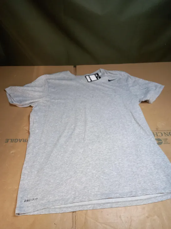 NIKE DRI-FIT T-SHIRT IN GREY SIZE L