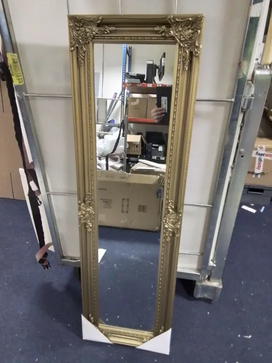 BOXED DRESS MIRROR IN GOLD - 1 BOX