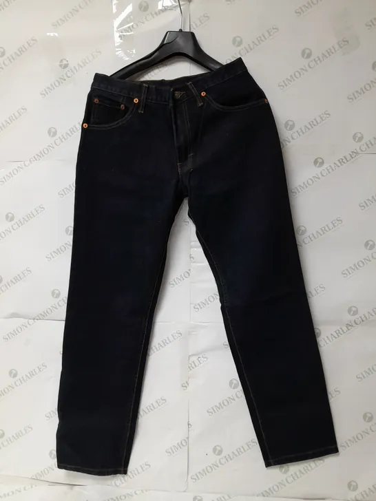 LEVI'S STRAIGHT LEG JEANS IN DARK WASH SIZE 30" WAIST