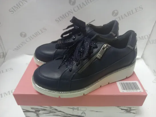 BOXED NAVY GENE LEATHER WEDGE TRAINERS 