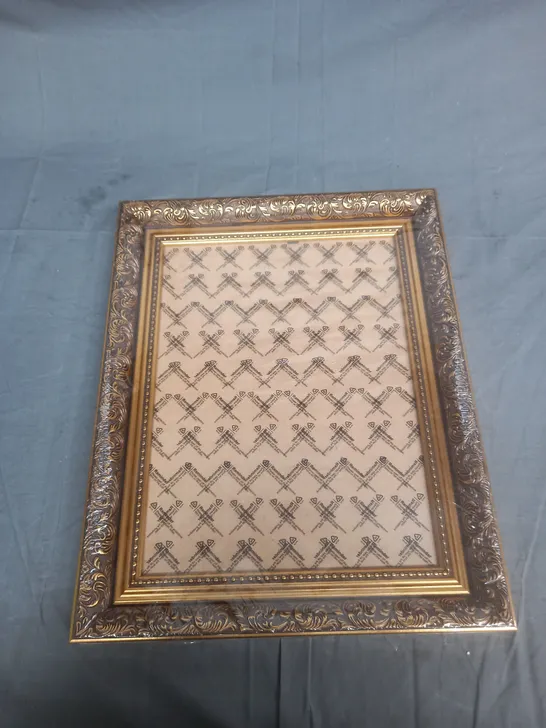 UNBRANDED GOLD EFFECT LEAF DESIGN PICTURE FRAME