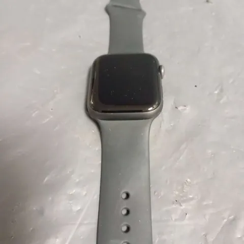 APPLE WR-50M SERIES 4 WRIST WATCH