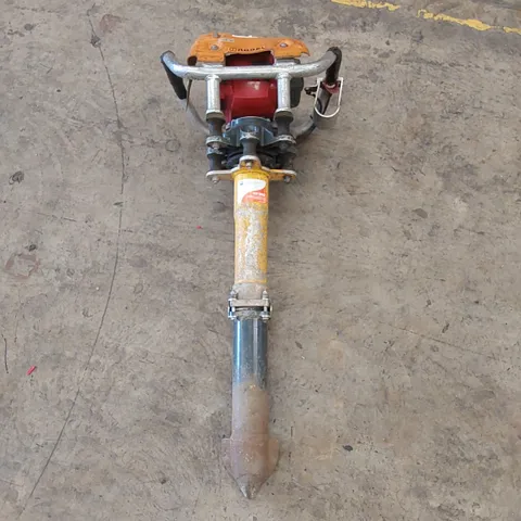 ROBEL 62.05 2 STROKE VERTICAL TAMPER - RAILWAY MAINTENANCE TOOL