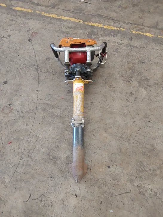 ROBEL 62.05 2 STROKE VERTICAL TAMPER - RAILWAY MAINTENANCE TOOL