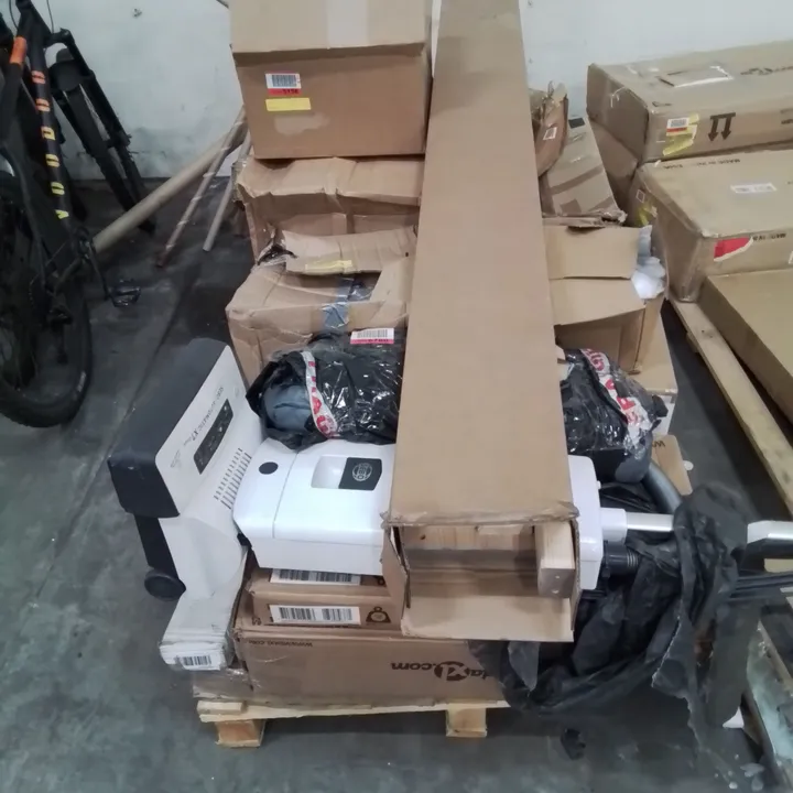 PARTS AND OTHER HOUSEHOLD ITEMS ETC. 4867870Simon Charles Auctioneers