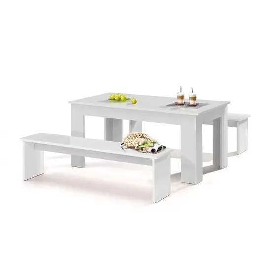 BOXED BRAND NEW PAIR MÜNCHEN BENCHES IN WHITE 