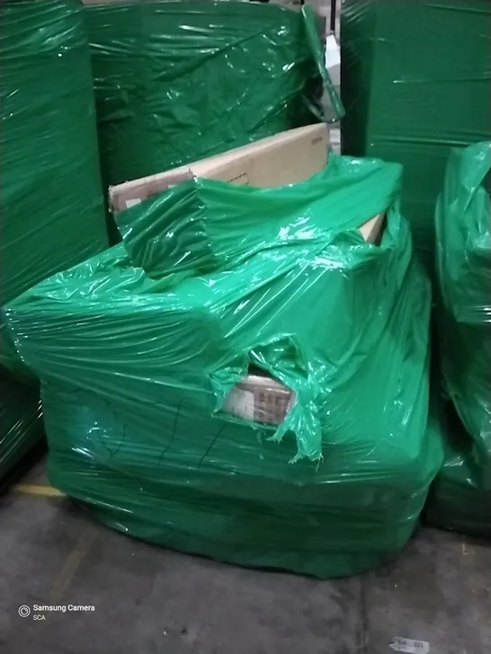 PALLET OF ASSORTED ITEMS INCLUDING MASTER CANOPY COMPACT CANOPY, AMAGABELI GREEN PVC COATED WIRE MESH NETTING, HOORLANG