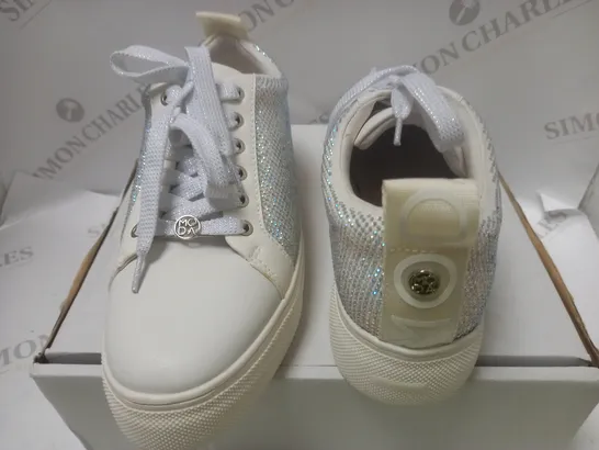 BOXED WHITE SPARKLING MODA FASHION TRAINERS - 40