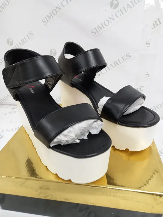 BOX OF 8 ASPIRER PLATFORM OPEN TOE SANDAL SHOES 