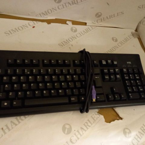 APPROXIMATELY 17 ASSORTED KEYBOARDS TO INCLUDE; FUJITSU KEYBOARD KB400 PS/2 ACER KEYBOARD MODEL SK-9620 WYSE KEYBOARD MODEL KB-3926 HP KEYBOARD KB-0316 HP KEYBOARD SK-2880
