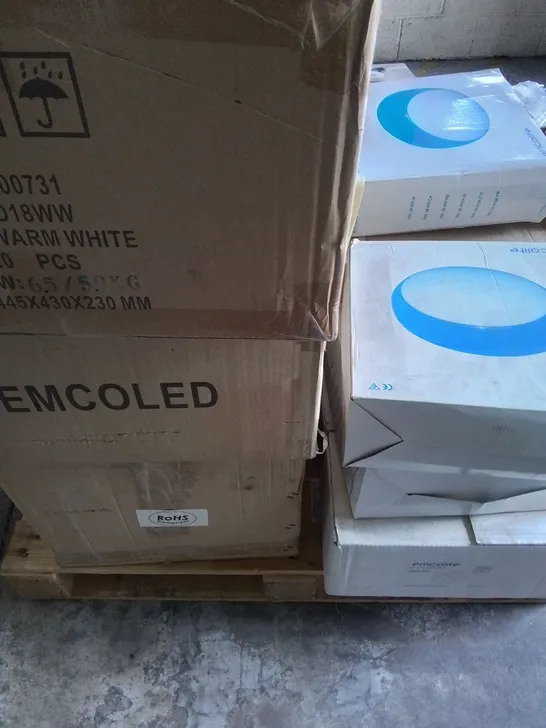 PALLET OF APPROX 15 ASSORTED EMCO ITEMS TO INCLUDE - 10W MODULE GIMBAL , 18W LED GR10Q , AR111 DOWNLIGHT ETC