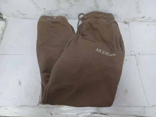 AIR JORDAN HEAVY JOGGERS IN BROWN - MEDIUM