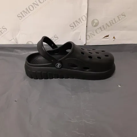 UNBRANDED BLACK CROCS SIZE EU 38/39