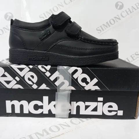 BOXED PAIR OF MCKENZIE MARINO CHILDRENS VELCRO STRAP SHOES IN BLACK SIZE 10