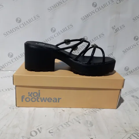 BRAND NEW BOXED PAIR OF KOI VEGAN BLOOMING DAISY OASIS STRAPPY SLIDERS IN BLACK - UK SIZE 7