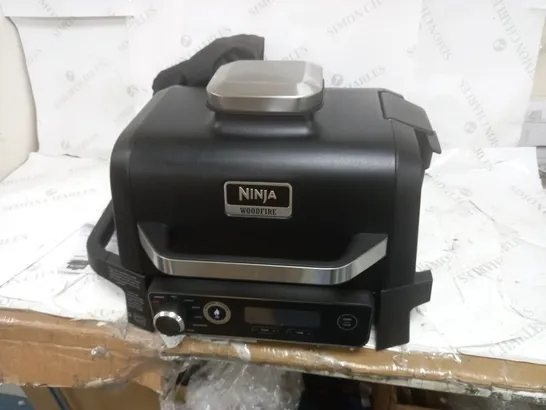 BOXED NINJA WOODFIRE ELECTRIC BBQ GRILL & SMOKER WITH AIR FRY FUNCTION OG701UKQ