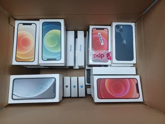 APPROXIMATELY 40 APPLE IPHONE DISPLAY CASES