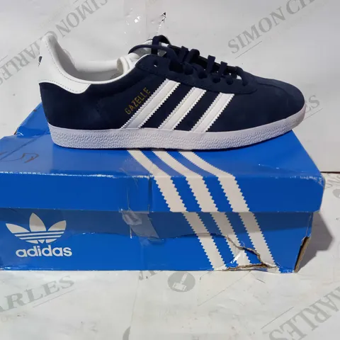 BOXED PAIR OF ADIDAS GAZELLE SHOES IN NAVY UK SIZE 6