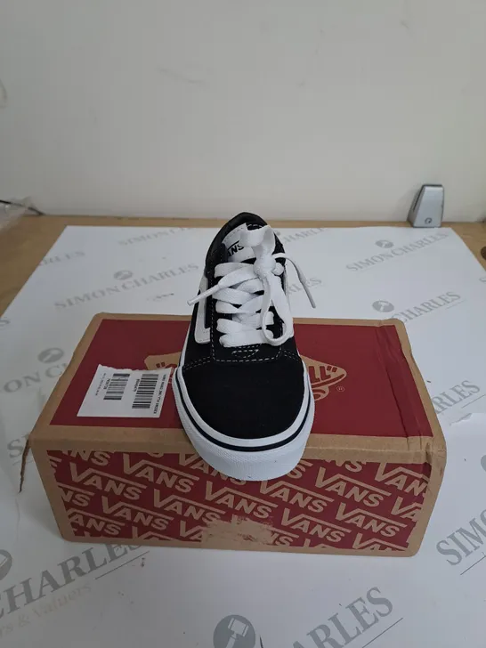 BOXED PAIR OF VANS WARD JUNIOR SHOES SIZE 11